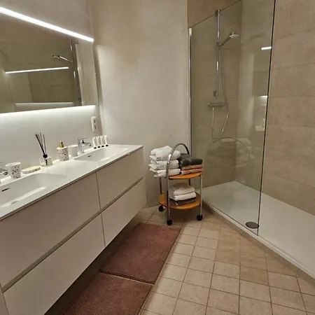 Tatil Evi La Maison Fleurie Zonnige Vakantiewoning Met Grote Tuin Op 2 Km Zee